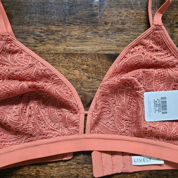 New with tags bralette from lively - Picture 3 of 6